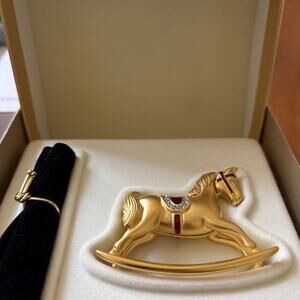 NIB Vintage Estee Lauder Knowing Rocking Horse Solid Perfume Compact Gold